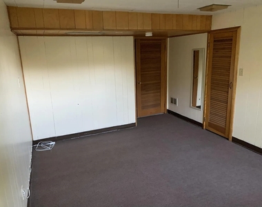 3137 Belmont Avenue - Photo Thumbnail 35