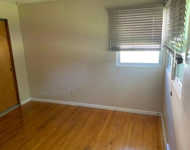 3137 Belmont Avenue - Photo Thumbnail 24