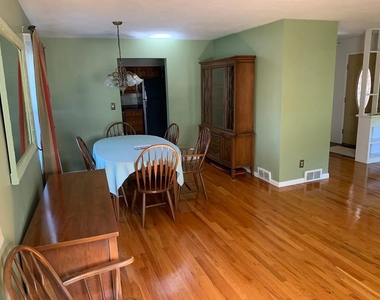 3137 Belmont Avenue - Photo Thumbnail 15
