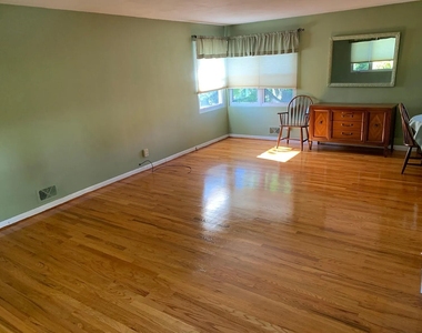 3137 Belmont Avenue - Photo Thumbnail 12