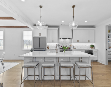 202 Regester Way - Photo Thumbnail 6