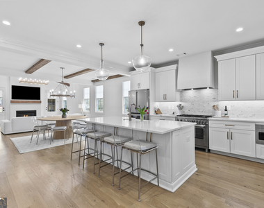 202 Regester Way - Photo Thumbnail 5