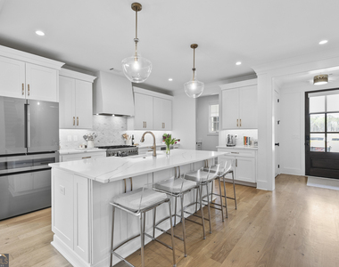202 Regester Way - Photo Thumbnail 7