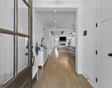 202 Regester Way - Photo Thumbnail 4