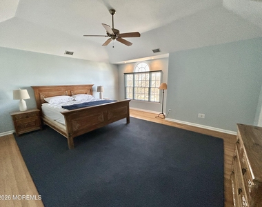 206 Pointe Drive - Photo Thumbnail 18