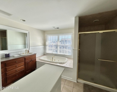 206 Pointe Drive - Photo Thumbnail 13