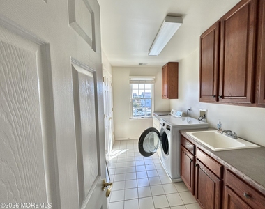 206 Pointe Drive - Photo Thumbnail 14