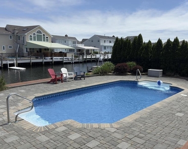 206 Pointe Drive - Photo Thumbnail 22