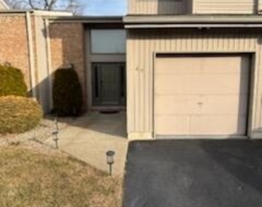 49 White Swan Way - Photo Thumbnail 2
