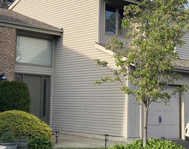 49 White Swan Way - Photo Thumbnail 1