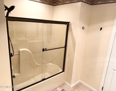 49 White Swan Way - Photo Thumbnail 20