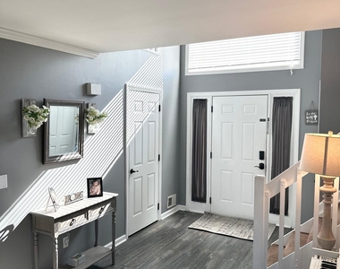 49 White Swan Way - Photo Thumbnail 7