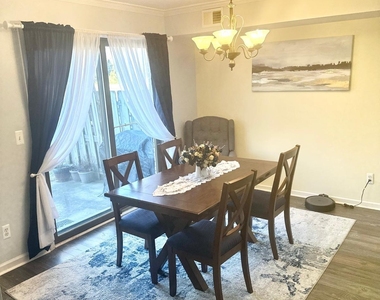 49 White Swan Way - Photo Thumbnail 15