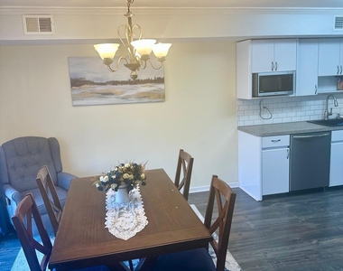 49 White Swan Way - Photo Thumbnail 14