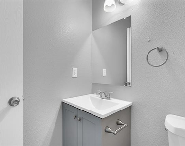 2520 Fatima Avenue - Photo Thumbnail 17