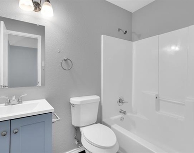 2520 Fatima Avenue - Photo Thumbnail 16