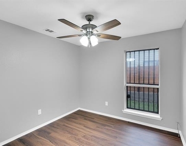 2520 Fatima Avenue - Photo Thumbnail 13