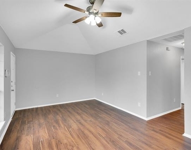 2520 Fatima Avenue - Photo Thumbnail 7