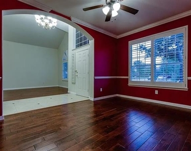 9033 Portage Lane - Photo Thumbnail 16
