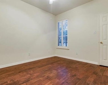 9033 Portage Lane - Photo Thumbnail 21