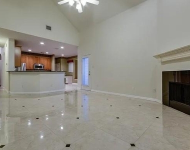 9033 Portage Lane - Photo Thumbnail 8