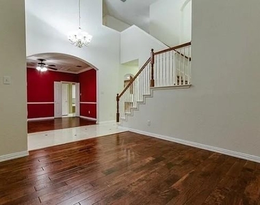 9033 Portage Lane - Photo Thumbnail 6