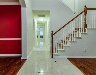 9033 Portage Lane - Photo Thumbnail 5
