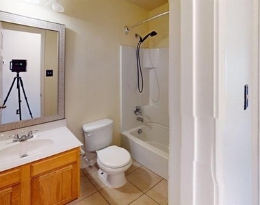 476 Eisenhower Lane - Photo Thumbnail 14