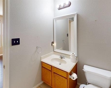 476 Eisenhower Lane - Photo Thumbnail 15