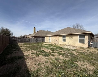 476 Eisenhower Lane - Photo Thumbnail 16