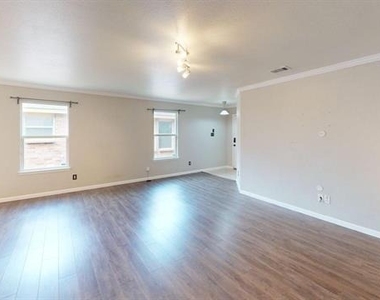 476 Eisenhower Lane - Photo Thumbnail 6