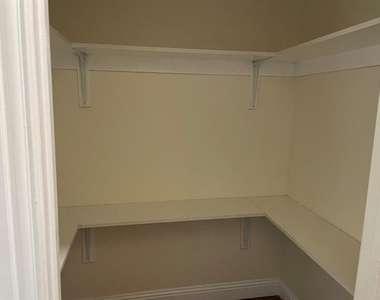 3423 S Harwood Street - Photo Thumbnail 17