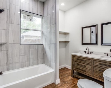 3423 S Harwood Street - Photo Thumbnail 11