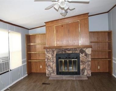 8644 Dustin Drive - Photo Thumbnail 10