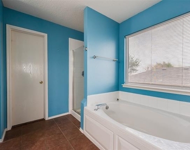 6324 Baltic Avenue - Photo Thumbnail 14