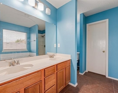 6324 Baltic Avenue - Photo Thumbnail 13