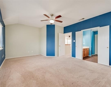 6324 Baltic Avenue - Photo Thumbnail 12