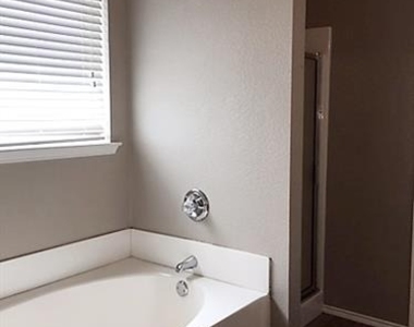 6304 Downeast Drive - Photo Thumbnail 5