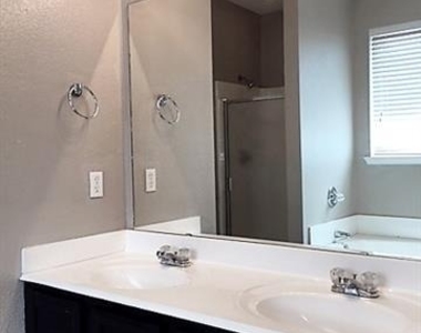 6304 Downeast Drive - Photo Thumbnail 6