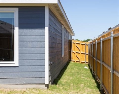 1012 Mountain Laurel Road - Photo Thumbnail 14