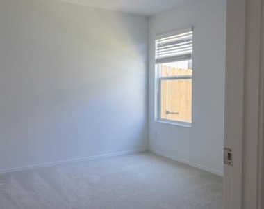 1012 Mountain Laurel Road - Photo Thumbnail 9