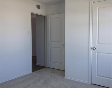 1012 Mountain Laurel Road - Photo Thumbnail 10