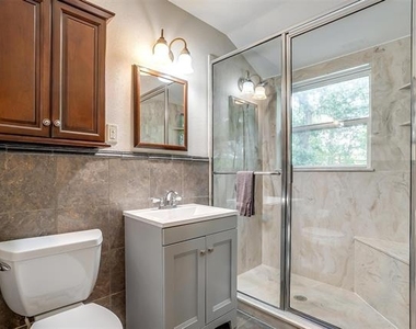 1505 N Riverside Drive - Photo Thumbnail 30