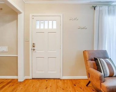 1505 N Riverside Drive - Photo Thumbnail 5