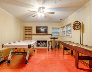 1505 N Riverside Drive - Photo Thumbnail 19