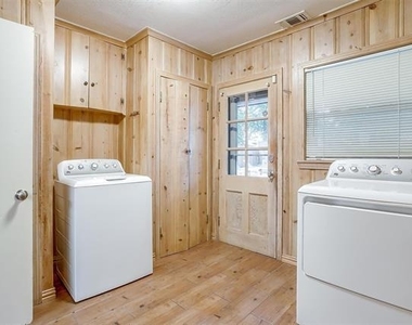 1505 N Riverside Drive - Photo Thumbnail 16