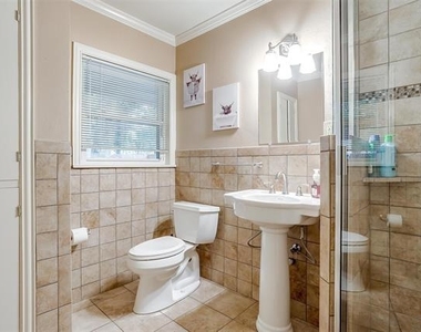 1505 N Riverside Drive - Photo Thumbnail 17