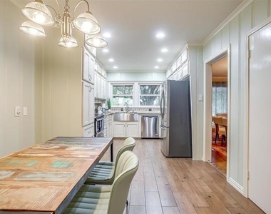 1505 N Riverside Drive - Photo Thumbnail 12