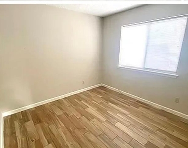2614 Timberview Circle - Photo Thumbnail 17