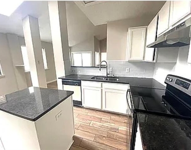 2614 Timberview Circle - Photo Thumbnail 3